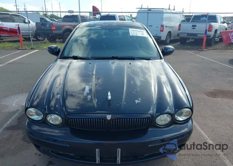 2002 Jaguar X-Type 3.0L z USA, uszkodzony, nr VIN SAJEB53C52WC43519